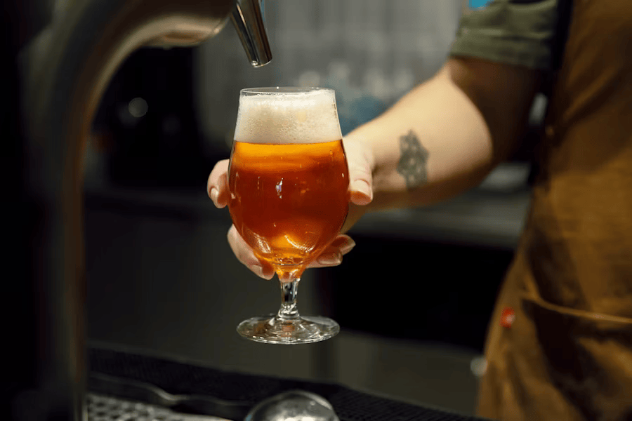 Alkoholfreies Bier Abnehmen: Dein Feierabendbier trotz Diät? Die Wahrheit über alkoholfreies Bier