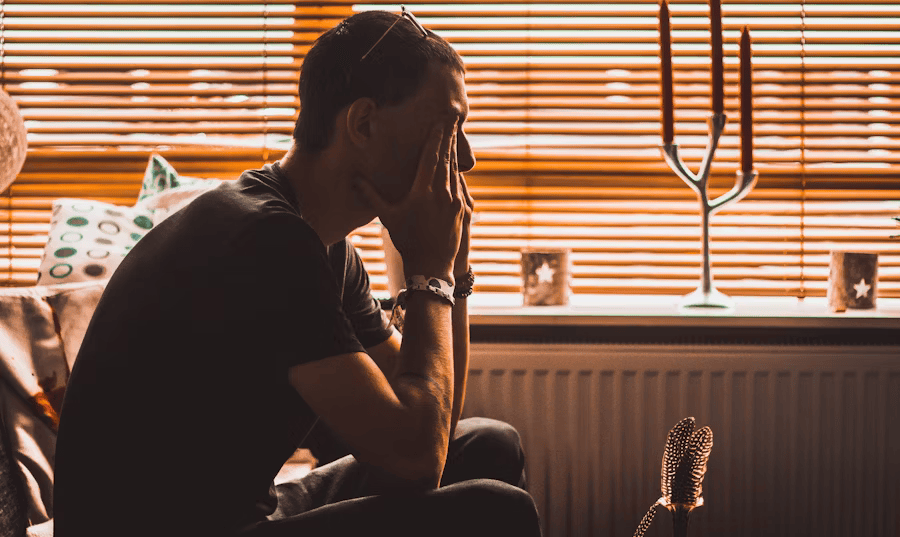 Schwäche und Müdigkeit durch Mangelernährung.