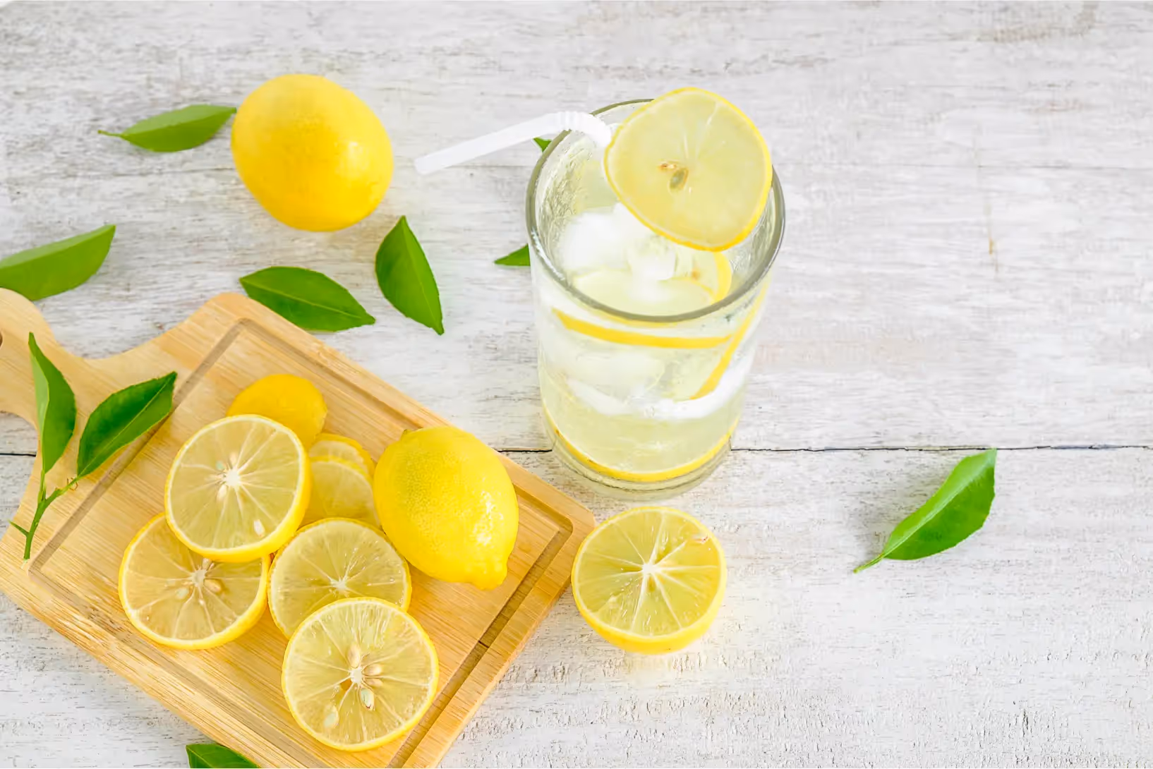 Zitronenwasser & Abnehmen: Natürliche Schlankheitskur?