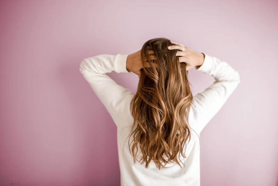 Schöne Haare stehen in Verbindung mit der Einnahme von Biotin.