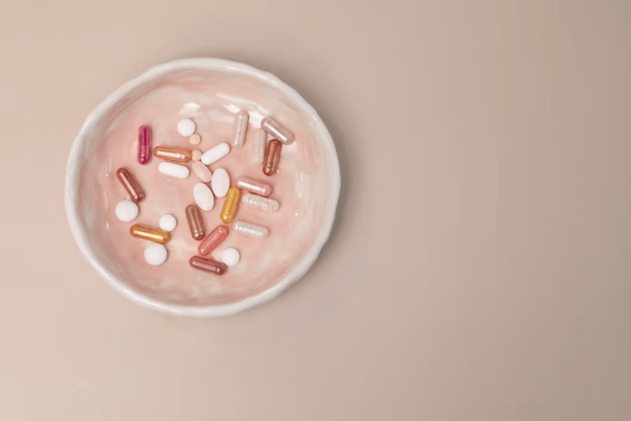 Vitamine und Nahrungsergänzungsmittel zur Unterstützung des Abnehmprozesses.