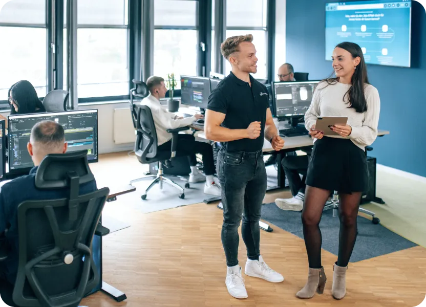 Das Team von Jan Bahmann bei der Arbeit im Office